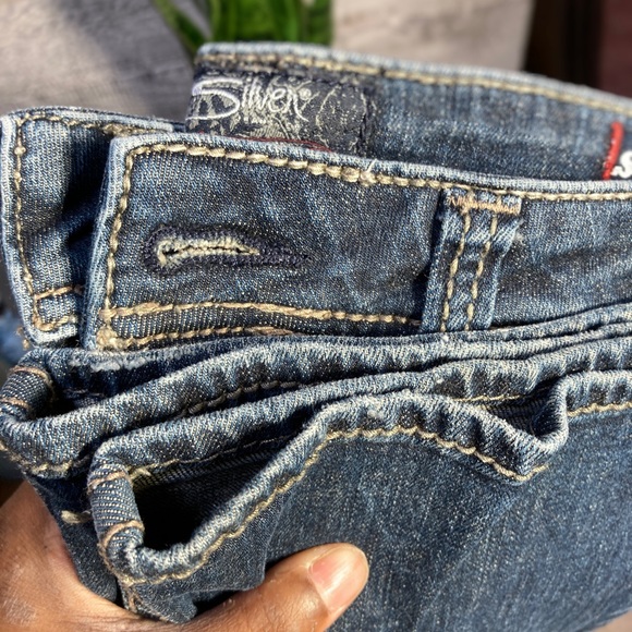 Silver Jeans | Aiko Super Stretch Mid Boot - W29/L30. Medium Wash - Picture 6 of 9